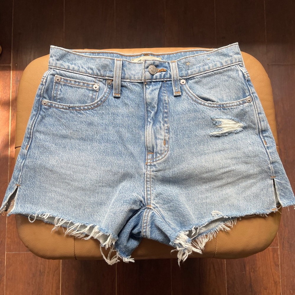 Madewell Relaxed Denim Shorts in Madera Wash: Side-Slit Edition